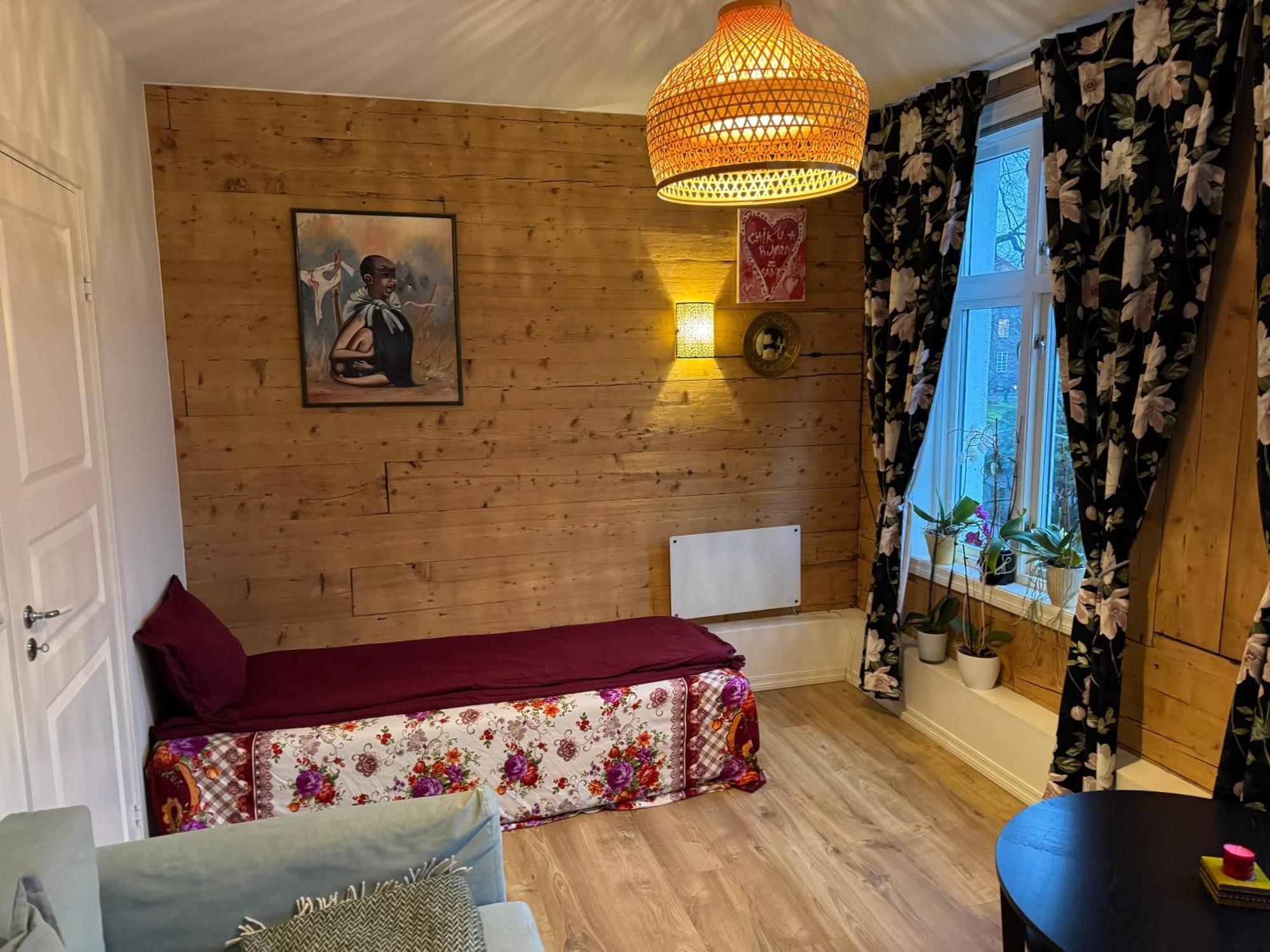 View In Center Of - 3 Bedrooms * Bergen