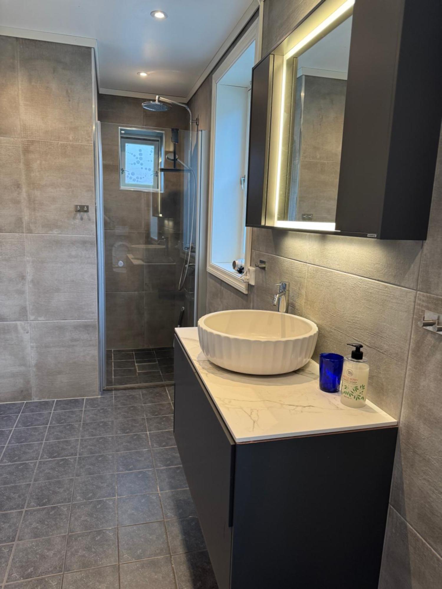View In Center Of - 3 Bedrooms Apartment